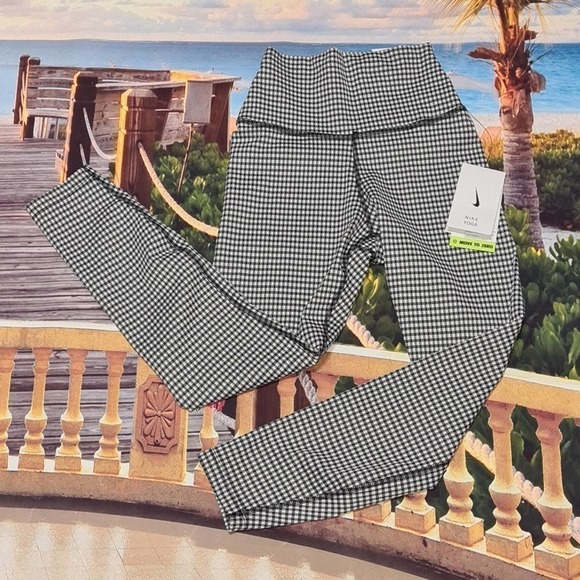 Nike Yoga Workout Leggings Size XS NWT - Picture 2 of 8